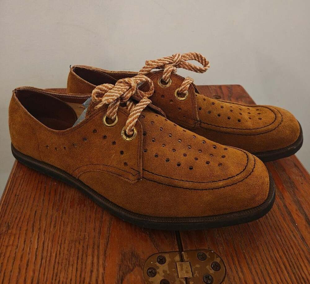 Vintage Bata Weekend Suede Perforated Oxfords Women 7/EU 38 Retro Moc Toe Shoe